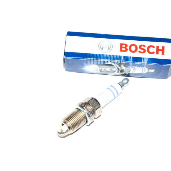 Świeca zapłonowa BMW E46 E65 E60 E87 E81 E90 316 318 540 550 740 750 650 118 120 320 - 12122158252