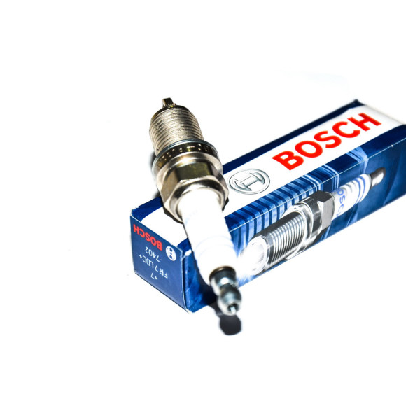 Świeca zapłonowa BMW E36 E34 E39 E38 520 523 528 728 316 318 320 325 328 - 12129063428