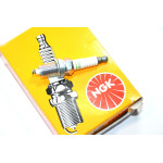 Świeca zapłonowa BMW E30 E31 E32 E34 518i M40 316i 318i 750i 850Ci M70 - 12129061870