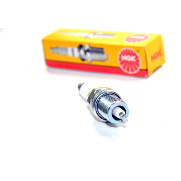 Świeca zapłonowa BMW E30 E31 E32 E34 518i M40 316i 318i 750i 850Ci M70 - 12129061870