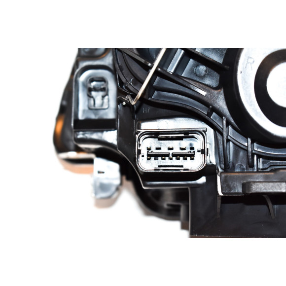 Reflektor przód prawy BMW E81 E82 E87N E88 116 118 120 123 125 135 - 63117193388