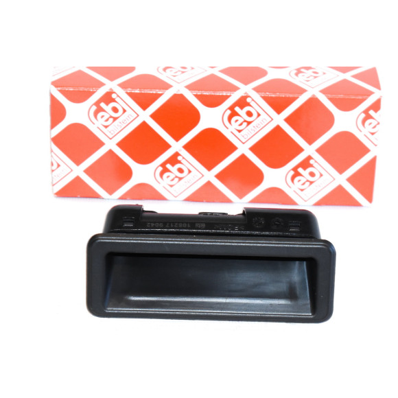 Przycisk tylnej klapy BMW E60 E61 E70 X5 E71 X6 E82 E84 X1 E90 E91 E92 E93 - 51247118158