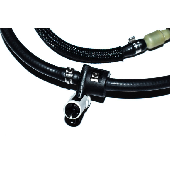 Przewód przelewowy paliwa BMW E60 E61 E63 E64 E65 E70 X5 E71 X6 E83 X3 E90 E91 E92 E93 - 13537799869