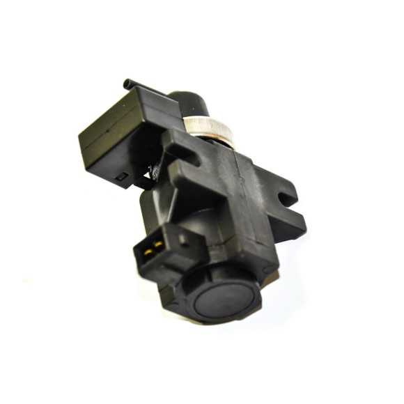 Przetwornik ciśnienia BMW E38 E39 E46 E87 E81 E90 E91 E63 E65 E64 E70 E83 E92 E93 1,8d 2,0d 3,0d - 11747796634