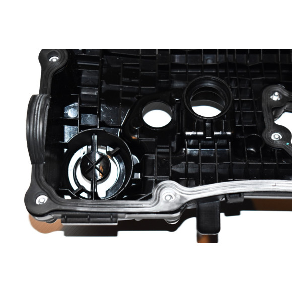 Pokrywa głowicy BMW E87 E90 E91 118i 120i 318i 320i N46 - 11127568581