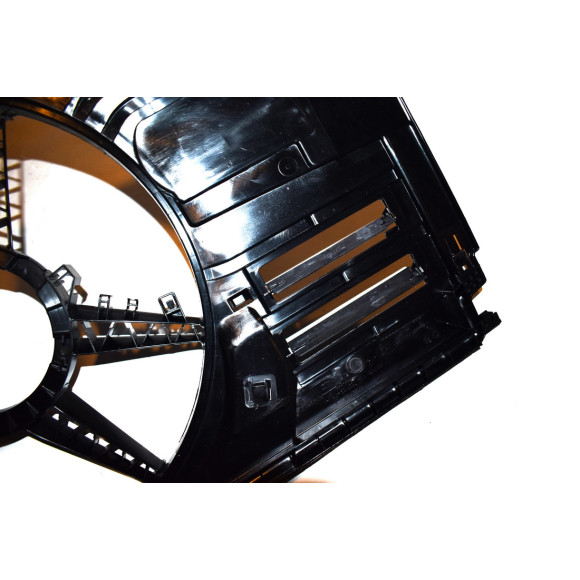 Osłona wentylatora BMW F45 F48 X1 F39 X2 225xe 25eX 30LeX - 17427637190