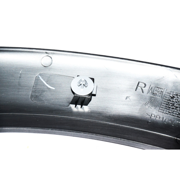 Osłona nadkola przód prawa z tyłu MINI R50 R52 R53 One Cooper S czarna - 51131505864