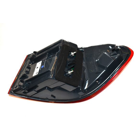 Lampa tylna w błotniku lewa BMW F16 F86 X6 28iX 35iX 50iX 30dX 40dX M - 63217314859