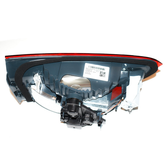 Lampa tył na pokrywie bagażnika prawa BMW F48 X1 16d 18d 18i 20d 20i 25d 25i 28i - 63217350698