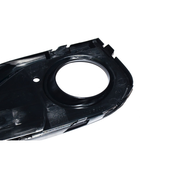 Kratka zderzaka mocowanie halogenu przód prawa BMW F32 F33 F36 418 420 425 428 430 435 440 - 51117294832