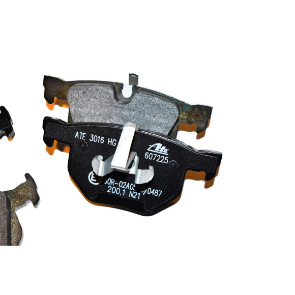 Klocki hamulcowe tył BMW E90 E91 E92 E93 E84 X1 320 325 330 335 - 34216791938