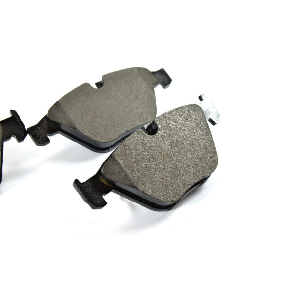 Klocki hamulcowe przód BMW E60 525 520 530 E63