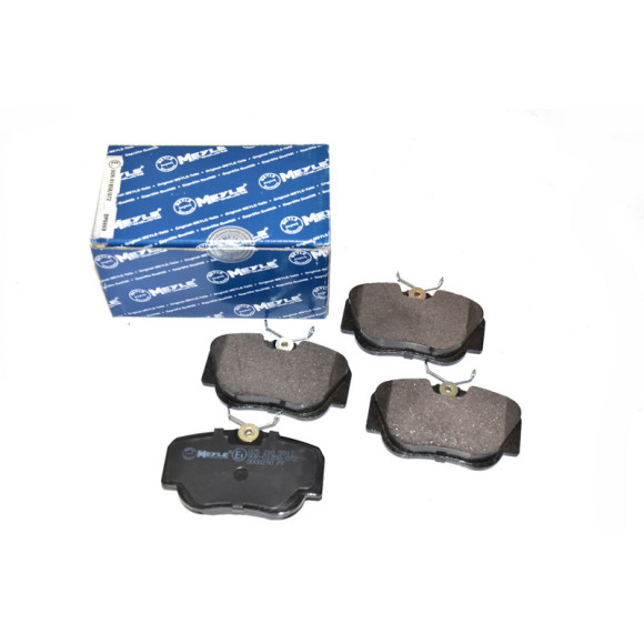 Klocki hamulcowe przód BMW E30 316 318 320 323 324 325 - 34111161347
