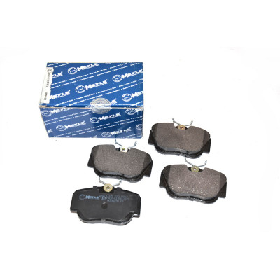 Klocki hamulcowe przód BMW E30 316 318 320 323 324 325 - 34111161347