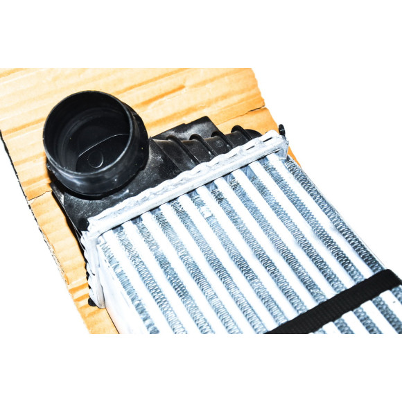 Intercooler chłodnica powietrza doładowującego BMW F01 F07 F10 F11 518d 520d 525d 530d 730d - 17517805629