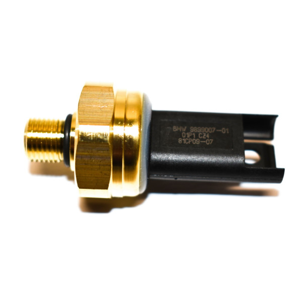 Czujnik niskiego ciśnienia paliwa BMW E60 E61 E63 E64 E71 E81 E87 E88 E90 F01 F02 5GT F07 F10 F11 F12 - 13539899007