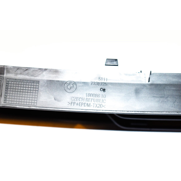 Atrapa zderzaka przód środkowa BMW F10N F11N 518 520 523 525 528 530 535 550 - 51117331725