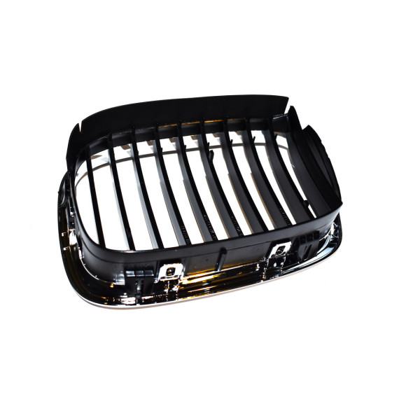 Atrapa E39 prawa 520 525 528 530 - 51137005838