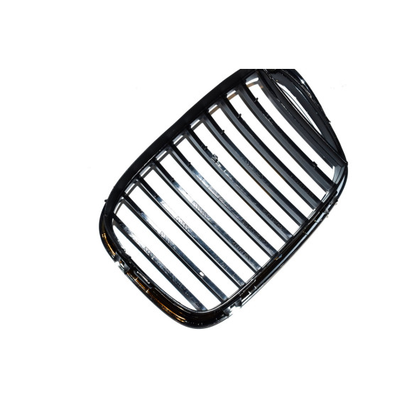 Atrapa E39 prawa 520 525 528 530 - 51137005838