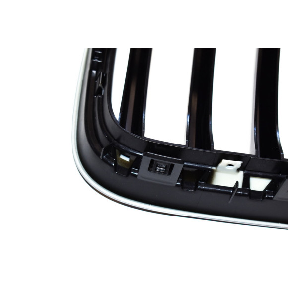 Atrapa nerka przód prawa czarna BMW Performance F25 X3 18d 20dX 20iX 28iX 30dX 35dX 35iX - 51712297590