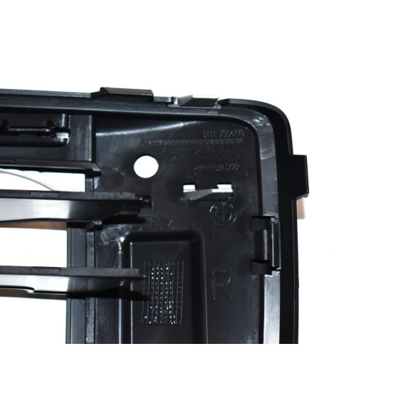 Atrapa nerka prawa BMW F48 X1 X-LINE PDC 16d 18d 18i 20d 20i 25d 25i 28i - 51117453988