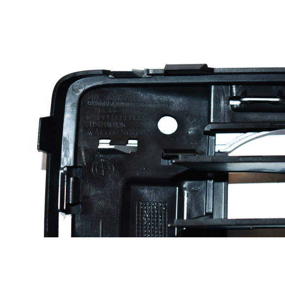 Atrapa nerka lewa BMW F48 X1 X-LINE PDC 16d 18d 18i 20d 20i 25d 25i 28i - 51117453987