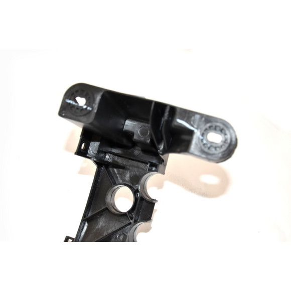 Uchwyt reflektora lewy BMW E81 E87 E88 E82 116i 116d 118i 118d 120d 120i 120d 123d - 51647120823