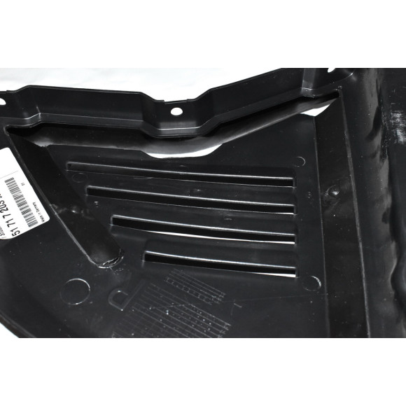 Osłona dolna przód prawa BMW E63 E64 630i 645Ci 650i 635d - 51717203952