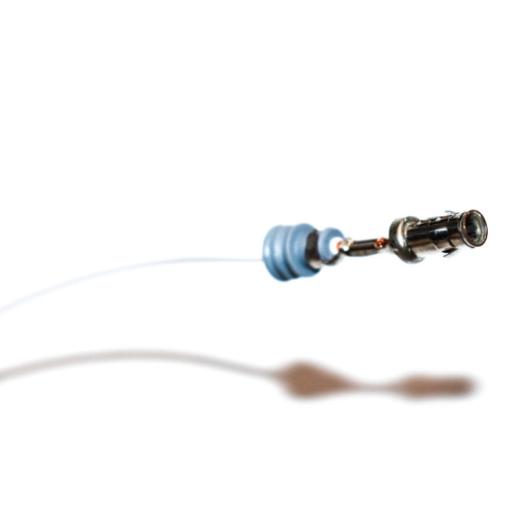 Okrągła tuleja wtykowa 2.5 ELA z kablem BMW E30 E31 E36 E46 E60 E65 E70 E90 F01 F10 F20 F25 F30 G01 G30 - 61130007569