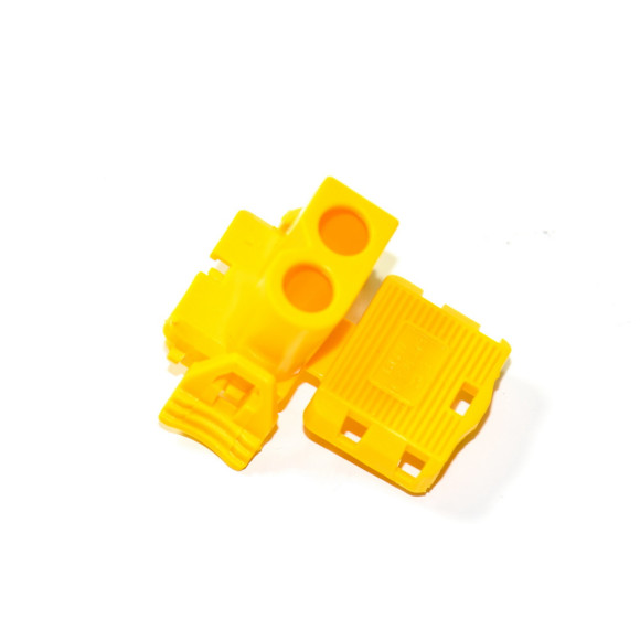 Obudowa wtyczki żółta BMW E30 E60 E61 E82 E88 520 525 530 535 550 M5 316 318 320 323 325 M3 118 120 123 135 1M - 61131378419