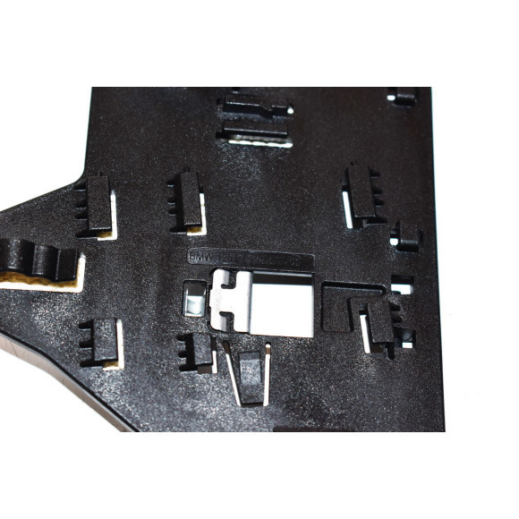 12517799471 Płyta mocująca BMW E60 E61 E65 E83 X3 E90 E91 E92 E93 - 12517799471 - Części oryginalne BMW Łódź | Sklep internetowy BMW