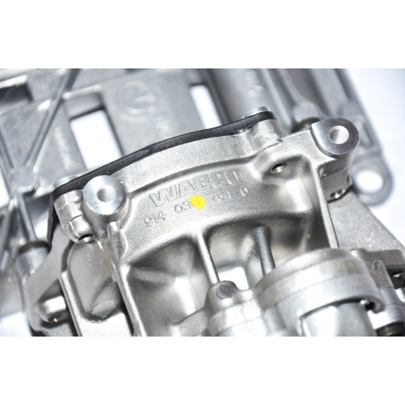 11417810451 Pompa oleju BMW E60 E81 E61 E83 X3 E90 E91 E92 E93 318d 320d 116d 118d 120d 123d 520d N47 - 11417810451 - Części oryginalne BMW Łódź | Sklep internetowy BMW