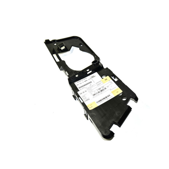 Mocowanie halogenu lewe zderzak M BMW E90N E91N 316 318 320 323 325 330 335 - 51117892111