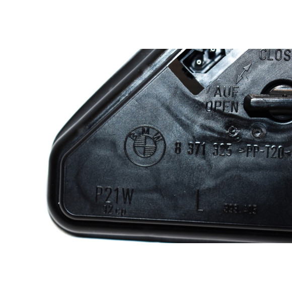 Panel żarówek lewy BMW E39 520d 520i 525d 525i 528i 530d 540i - 63218371325