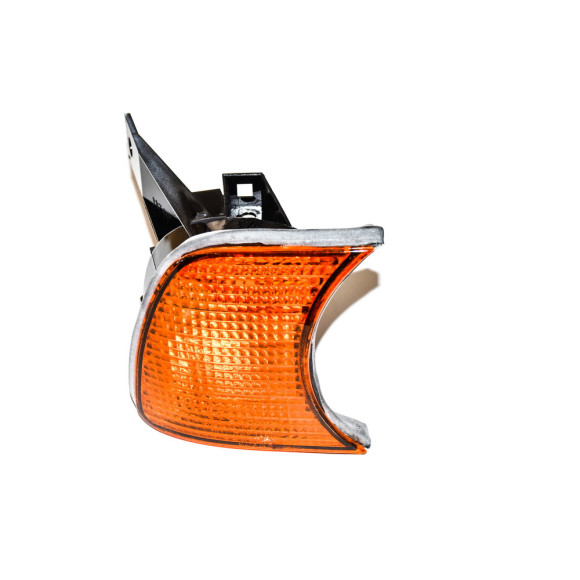 63131384034 Kierunkowskaz przód prawy pomarańczowy BMW 518i 520i 525i 525tds 524td 530i 535i 540i M5 - 63131384034 - Części oryginalne BMW Łódź | Sklep internetowy BMW