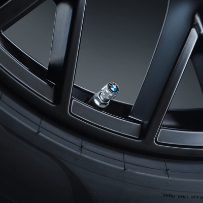 Nakrętki na wentyle BMW zestaw F20 F30 F32 F36 G30 G20 G12 F01 G11 G01 G05 - 36122447401