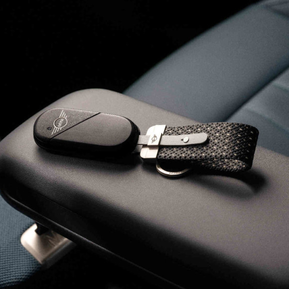 82205B30D97 Smycz na klucze MINI (J01, U25) - 82205B30D97 - Części oryginalne BMW Łódź | Sklep internetowy BMW