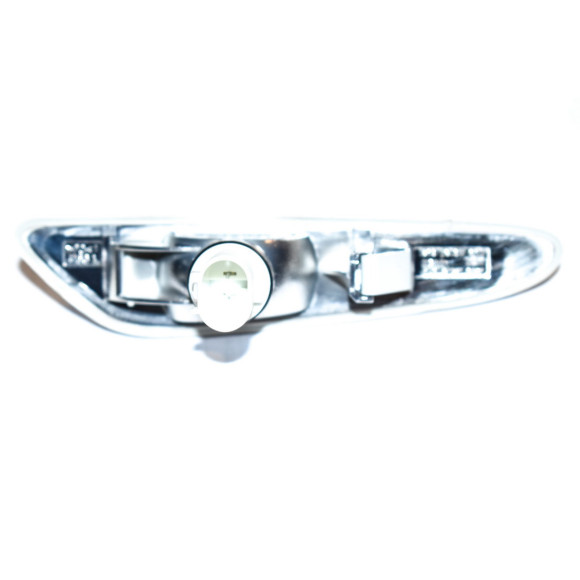 Kierunkowskaz boczny lewy biały BMW E83 X3 E83N - 63133418447