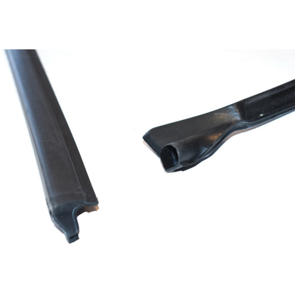 51220402748 Uszczelka drzwi tył górna prawa BMW E39 Sedan 520 523 525 528 530 540 M5 - 51220402748 - Części oryginalne BMW Łódź | Sklep internetowy BMW