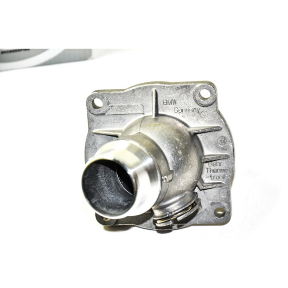 Termostat z króćcem BMW E38 E65 740d 745d - 11512248542