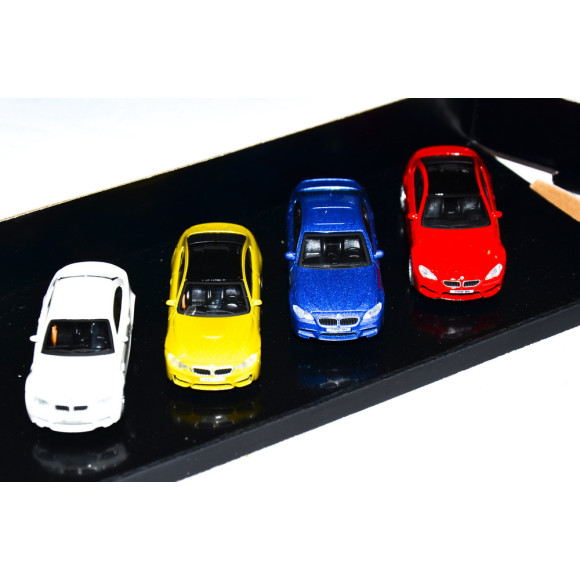 Zestaw miniatur BMW M Car Collection M1 M2 M3 M4 M5 M6 M8 - 80452365554