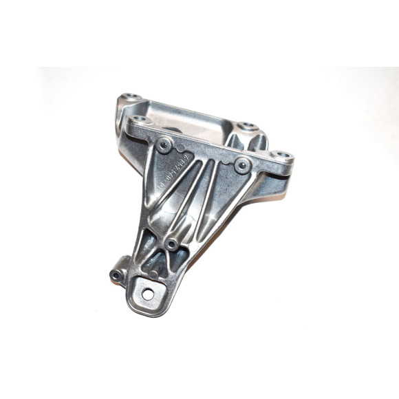 Wspornik silnika prawy BMW F22 F23 F30 F31 F32 F33 F34 F36 - 22116857560