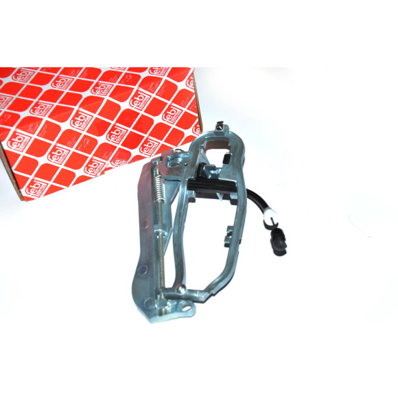 Wspornik klamki zewnętrznej drzwi przód lewe BMW X5 E53 3,0i 3,0d 4,4i 4,6is 4,8is - 51218243615
