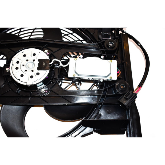 Wentylator skraplacza klimatyzacji BMW E46 320i 323i 325i 325xi 328i 330i 330xi 64546988913 200823W2 Części oryginalne BMW Łódź | Sklep internetowy BMW