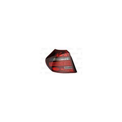 LAMPA TYLNA BMW 1  03.07-06.11 LE
