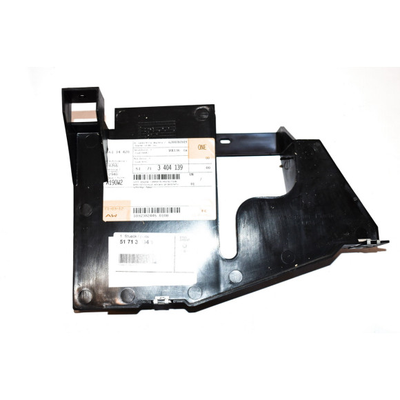 Uchwyt osłona ekranu przedziału silnika lewa BMW E83 E83N X3 2,0d 2,5i 2,0i 3,0d 3,0i 3,0si 3,0sd 2,5si - 51713404139