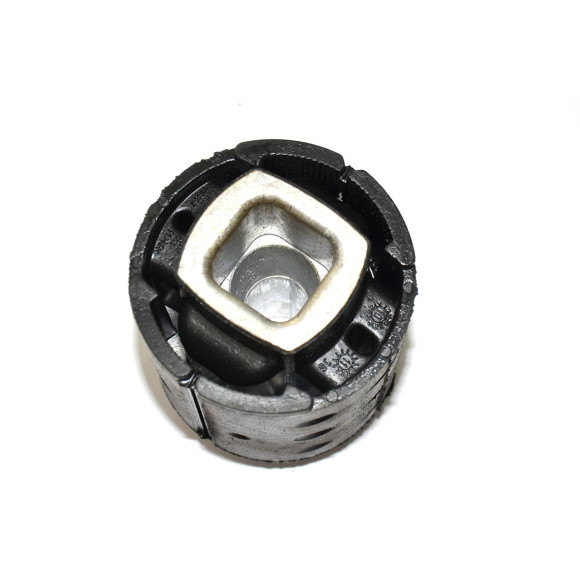 Tuleja belki tył BMW E60 E61 E63 E64 520 523 525 530 535 545 550 630 645 650 - 33316770826