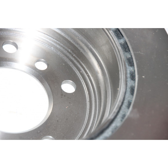 Tarcza hamulcowa tył BMW E81 E87 123d 130i X1 E84 E90 E91 316i  318 320 323 325 - 34216855008